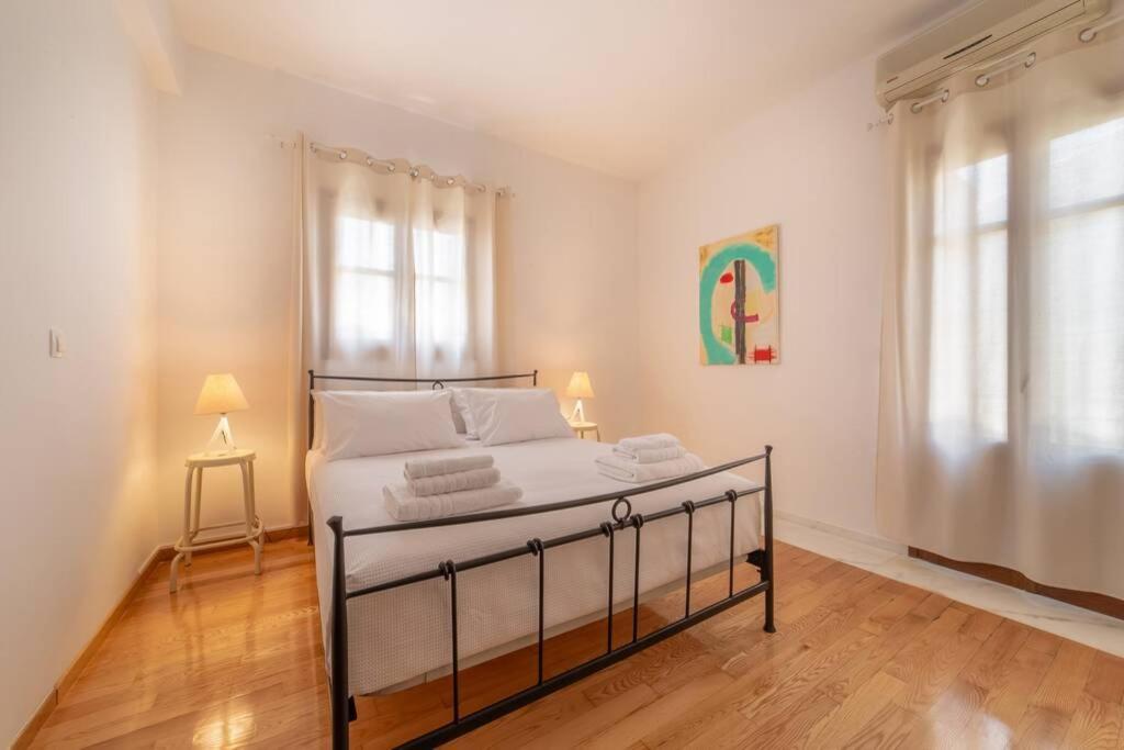 Seaview Stylish Flat In Andros - Walk To Beach Exterior foto
